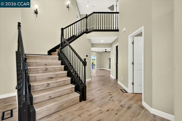 4880 Discovery Pt, Discovery Bay, CA 94505