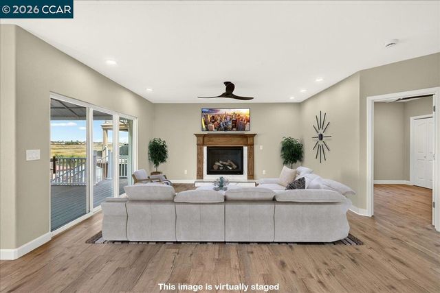 4880 Discovery Pt, Discovery Bay, CA 94505
