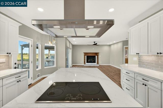 4880 Discovery Pt, Discovery Bay, CA 94505