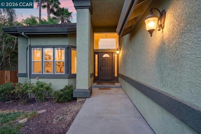 4880 Discovery Pt, Discovery Bay, CA 94505