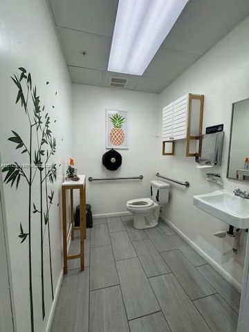 12601 NW 115th Ave A-103, Medley, FL 33178