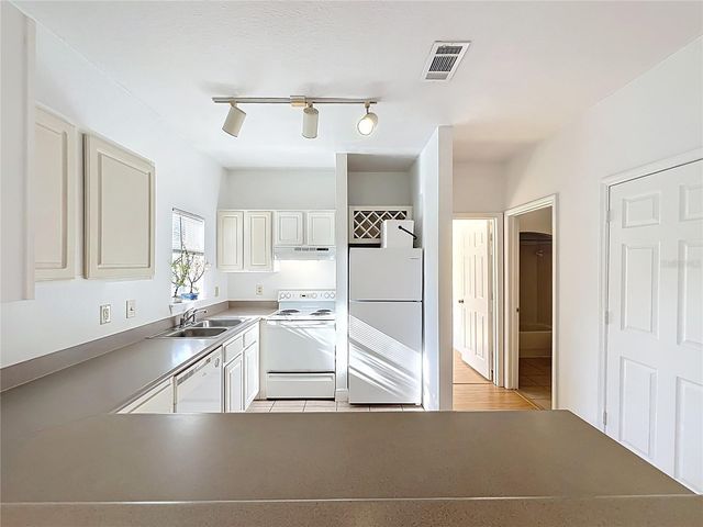 174 VILLA DI ESTE TERRACE 200, Lake Mary, FL 32746