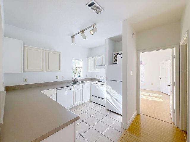 174 VILLA DI ESTE TERRACE 200, Lake Mary, FL 32746