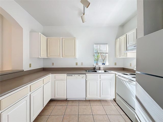 174 VILLA DI ESTE TERRACE 200, Lake Mary, FL 32746