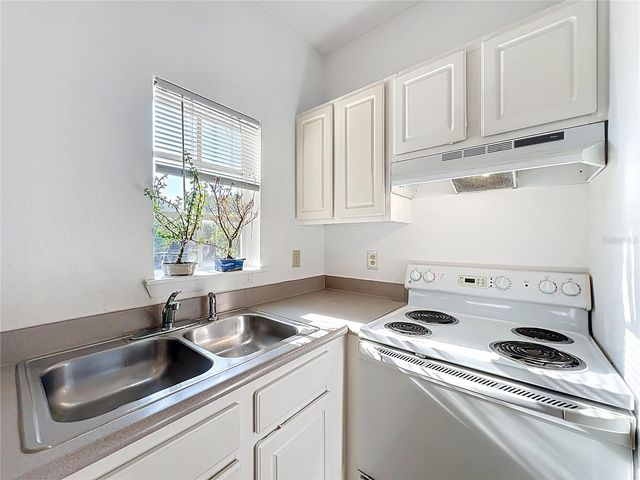 174 VILLA DI ESTE TERRACE 200, Lake Mary, FL 32746