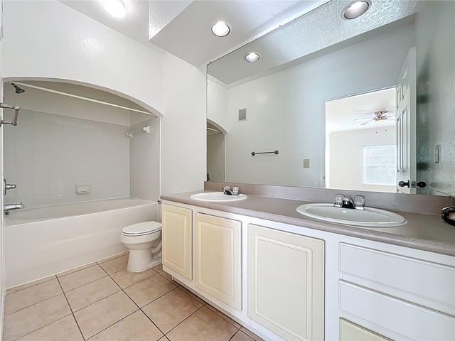 174 VILLA DI ESTE TERRACE 200, Lake Mary, FL 32746