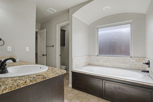 7705 SW Franks Ct, Lawton, OK 73505