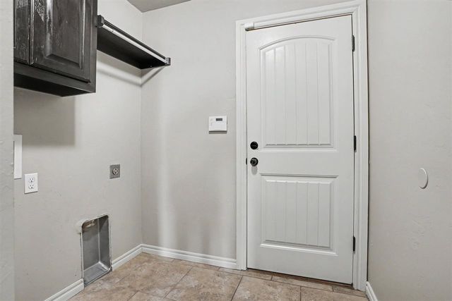 7705 SW Franks Ct, Lawton, OK 73505