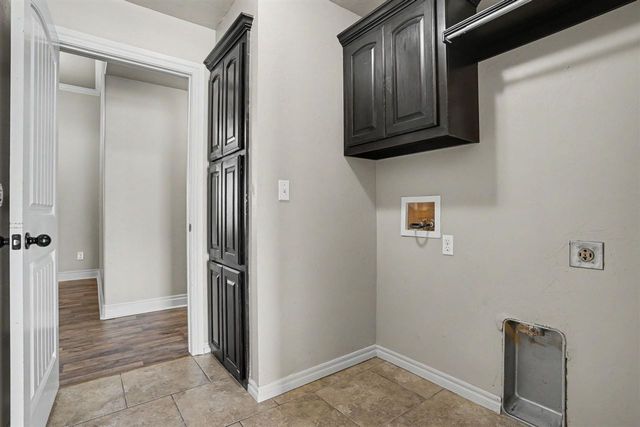 7705 SW Franks Ct, Lawton, OK 73505