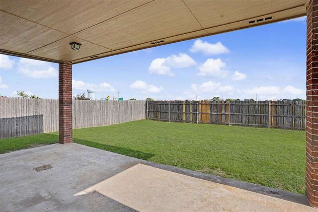 7705 SW Franks Ct, Lawton, OK 73505