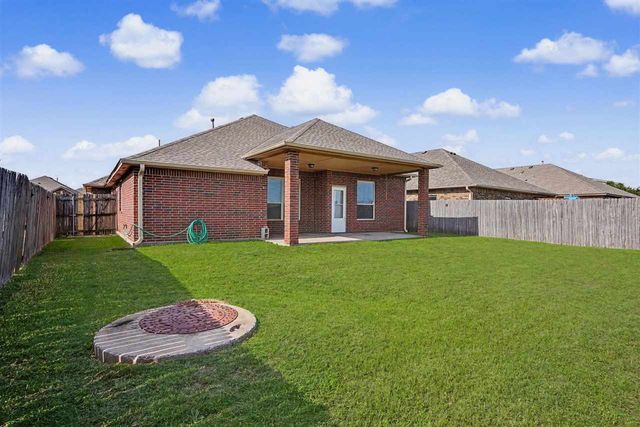 7705 SW Franks Ct, Lawton, OK 73505