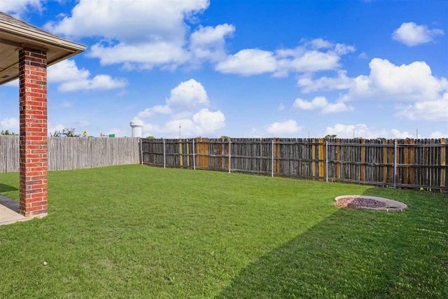 7705 SW Franks Ct, Lawton, OK 73505
