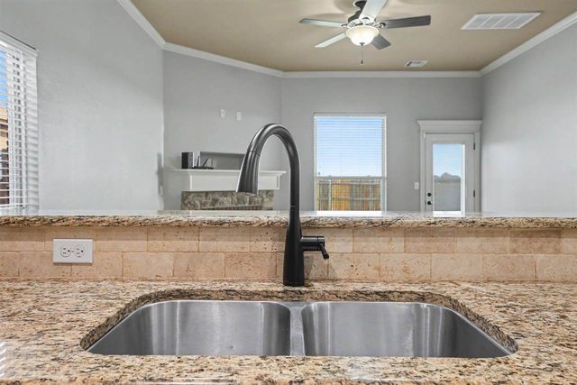 7705 SW Franks Ct, Lawton, OK 73505