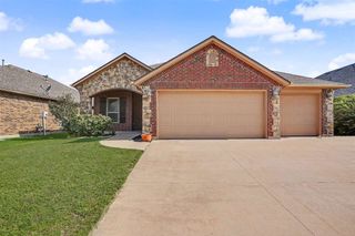 7705 SW Franks Ct, Lawton, OK 73505