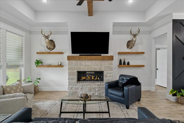 12457 Maplewood Drive, Lindale, TX 75771