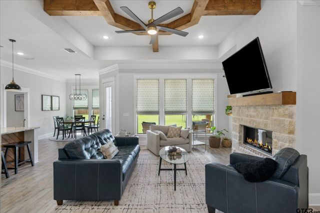 12457 Maplewood Drive, Lindale, TX 75771