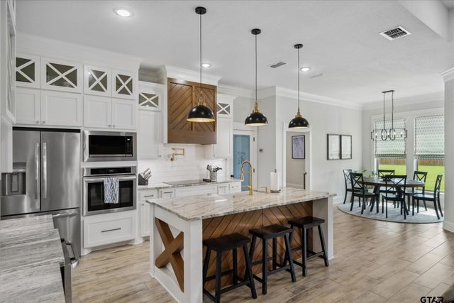 12457 Maplewood Drive, Lindale, TX 75771