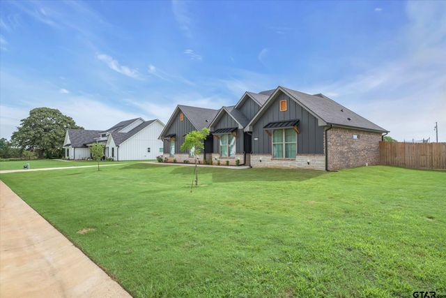 12457 Maplewood Drive, Lindale, TX 75771