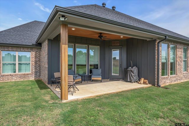 12457 Maplewood Drive, Lindale, TX 75771