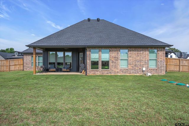 12457 Maplewood Drive, Lindale, TX 75771