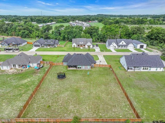 12457 Maplewood Drive, Lindale, TX 75771