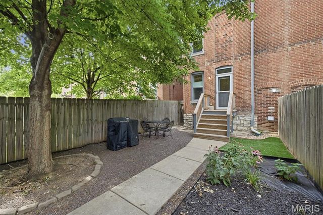 4238 McRee Avenue, St Louis, MO 63110