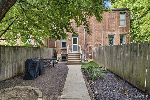 4238 McRee Avenue, St Louis, MO 63110