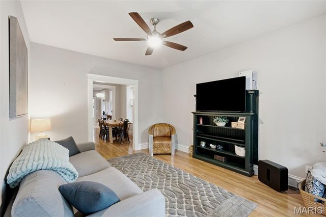 4238 McRee Avenue, St Louis, MO 63110