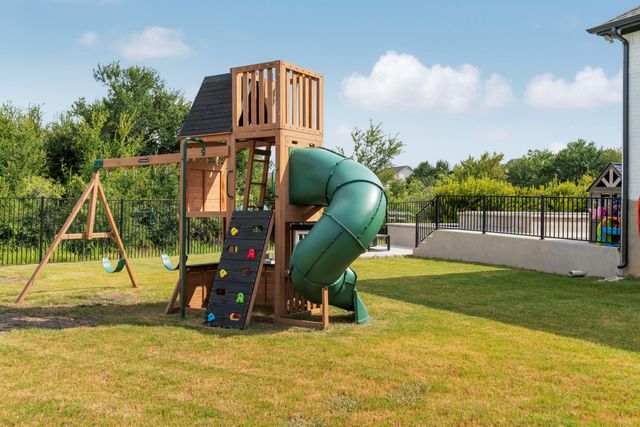 304 Sadaba ST, Liberty Hill, TX 78642