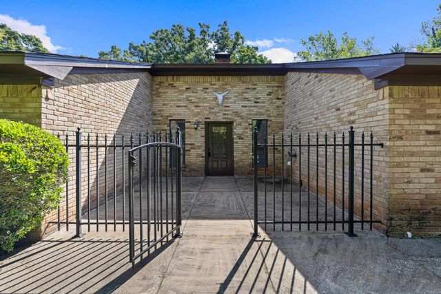 6339 Lakewood Dr., Gilmer, TX 75645