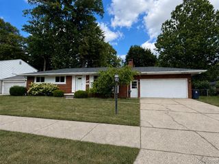 319 Amelia Avenue, Royal Oak, MI 48073