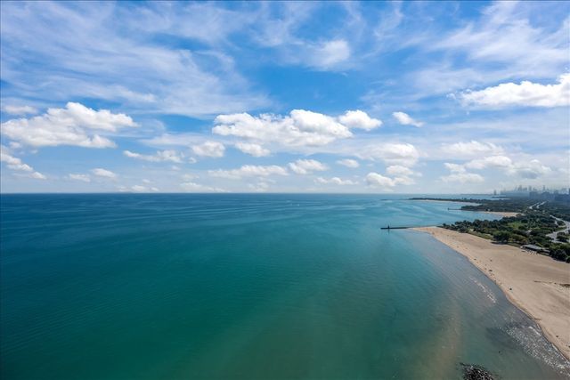 6007 N SHERIDAN Road 37B, Chicago, IL 60660