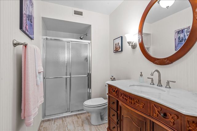 6007 N SHERIDAN Road 37B, Chicago, IL 60660