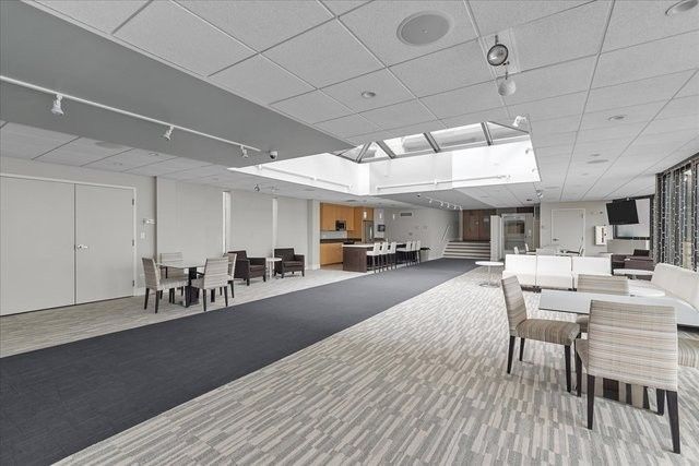 6007 N SHERIDAN Road 37B, Chicago, IL 60660