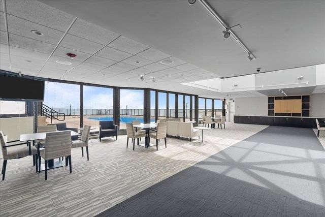 6007 N SHERIDAN Road 37B, Chicago, IL 60660