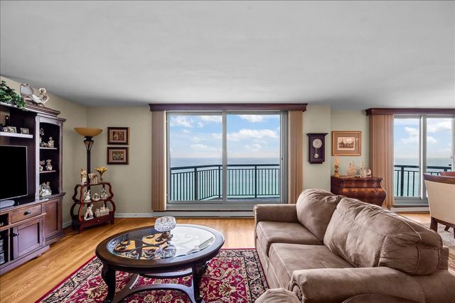 6007 N SHERIDAN Road 37B, Chicago, IL 60660