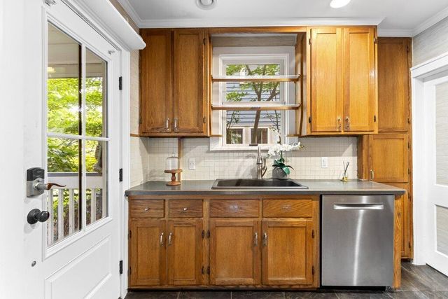 2804 Indianola Avenue, Columbus, OH 43202