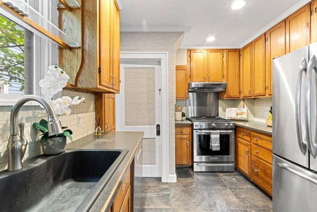 2804 Indianola Avenue, Columbus, OH 43202