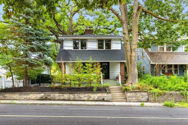 2804 Indianola Avenue, Columbus, OH 43202