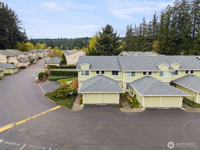3931 NW Fairway Lane, Bremerton, WA 98312