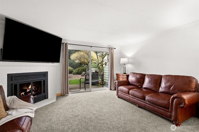 3931 NW Fairway Lane, Bremerton, WA 98312
