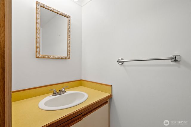 3931 NW Fairway Lane, Bremerton, WA 98312