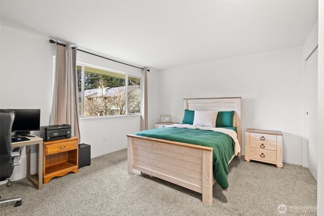 3931 NW Fairway Lane, Bremerton, WA 98312
