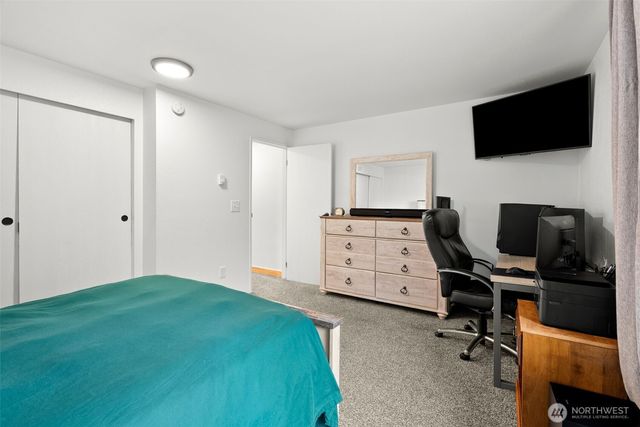 3931 NW Fairway Lane, Bremerton, WA 98312