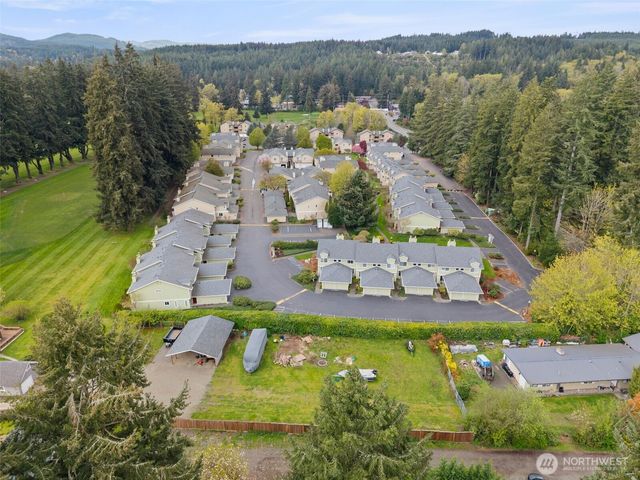 3931 NW Fairway Lane, Bremerton, WA 98312