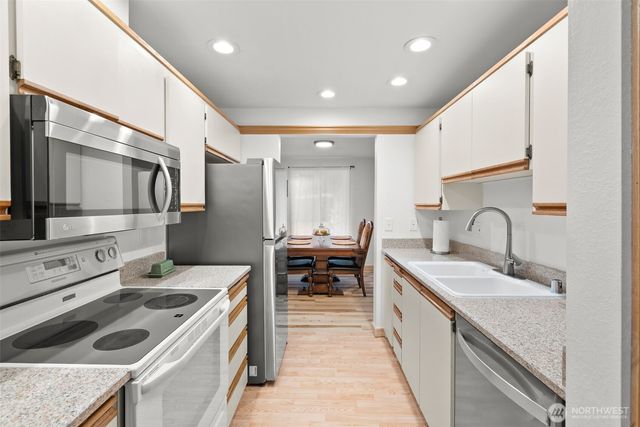 3931 NW Fairway Lane, Bremerton, WA 98312