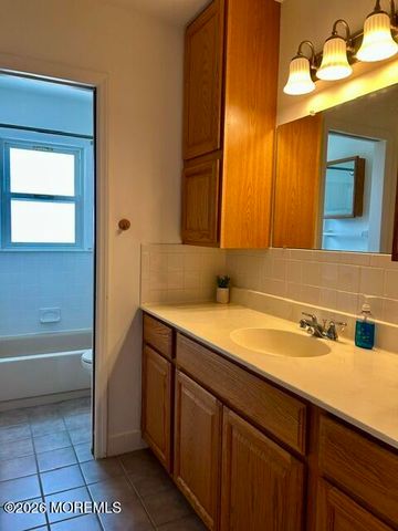 33 Freeman Court, Toms River, NJ 08753