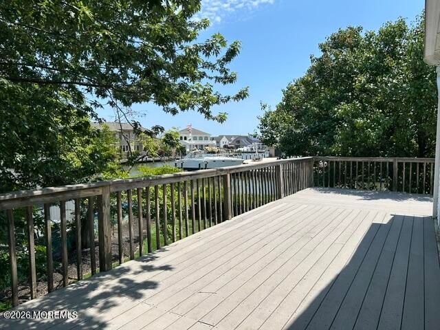 33 Freeman Court, Toms River, NJ 08753