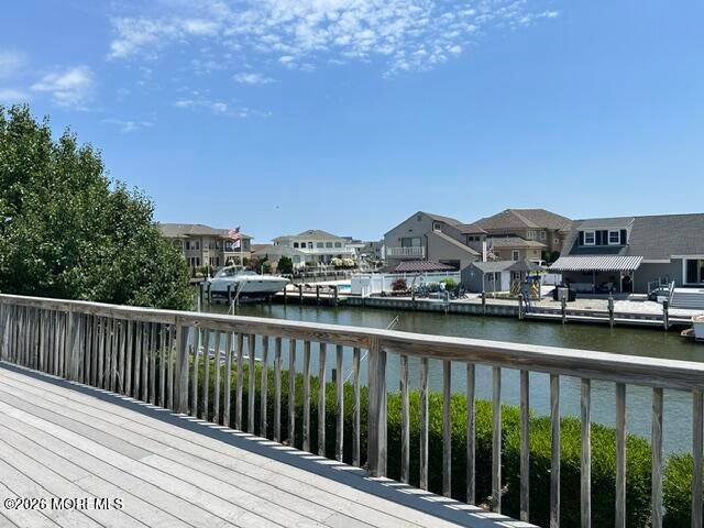 33 Freeman Court, Toms River, NJ 08753