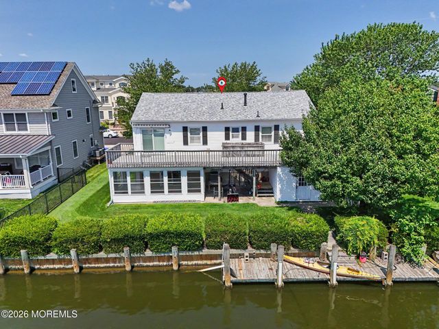 33 Freeman Court, Toms River, NJ 08753